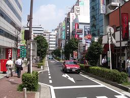 横浜駅北口からの道